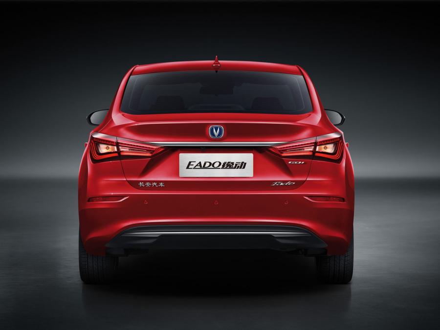  ChangAn Eado 2018 года  (фото 7 из 23)